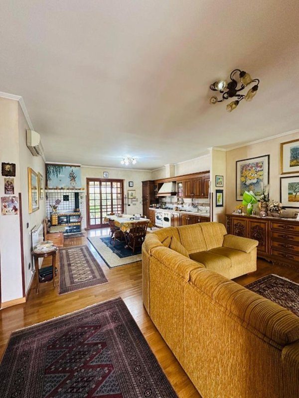 casa indipendente in vendita a Pontinia