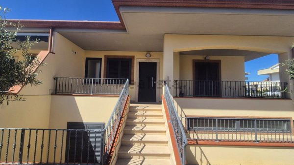 casa indipendente in vendita a Pontinia