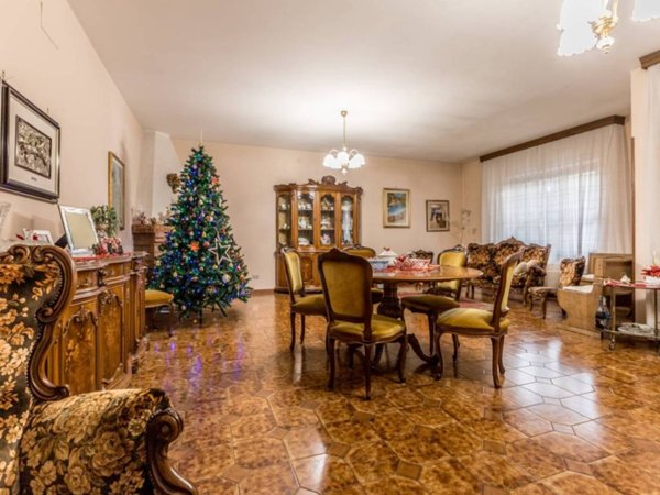 casa indipendente in vendita a Pontinia