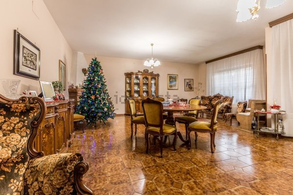 casa indipendente in vendita a Pontinia