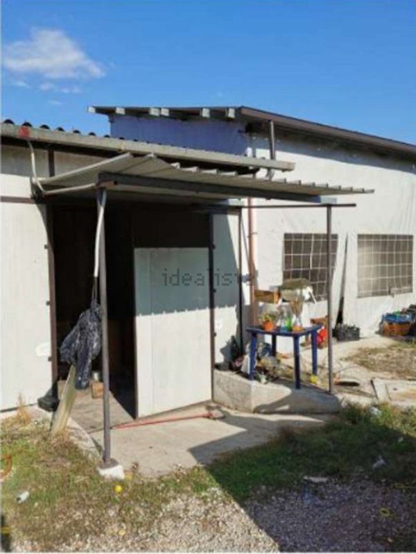 casa indipendente in vendita a Pontinia