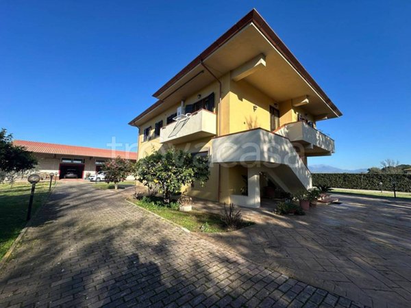 casa indipendente in vendita a Pontinia