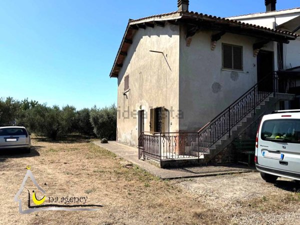 casa indipendente in vendita a Pontinia