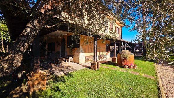 casa indipendente in vendita a Pontinia