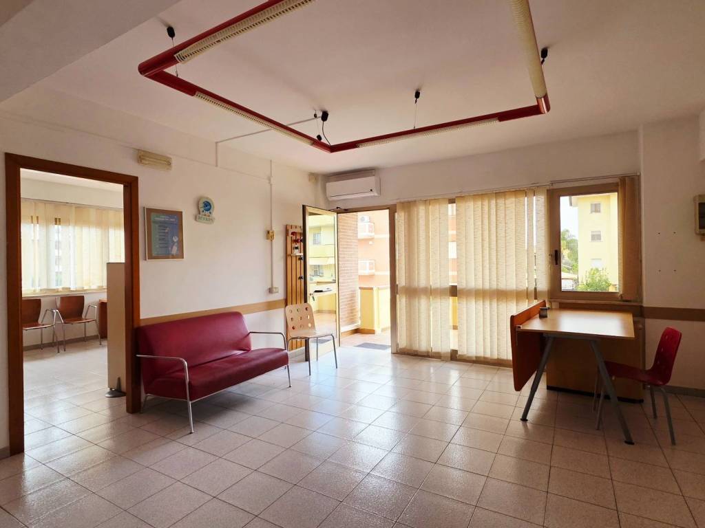 ufficio in vendita a Pontinia