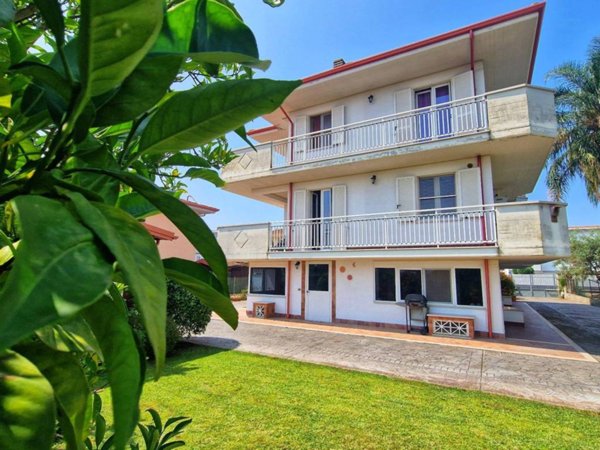 casa indipendente in vendita a Pontinia