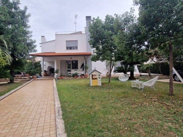 casa indipendente in vendita a Pontinia