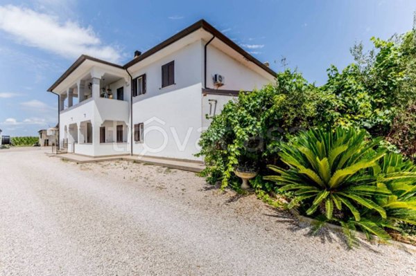 casa indipendente in vendita a Pontinia