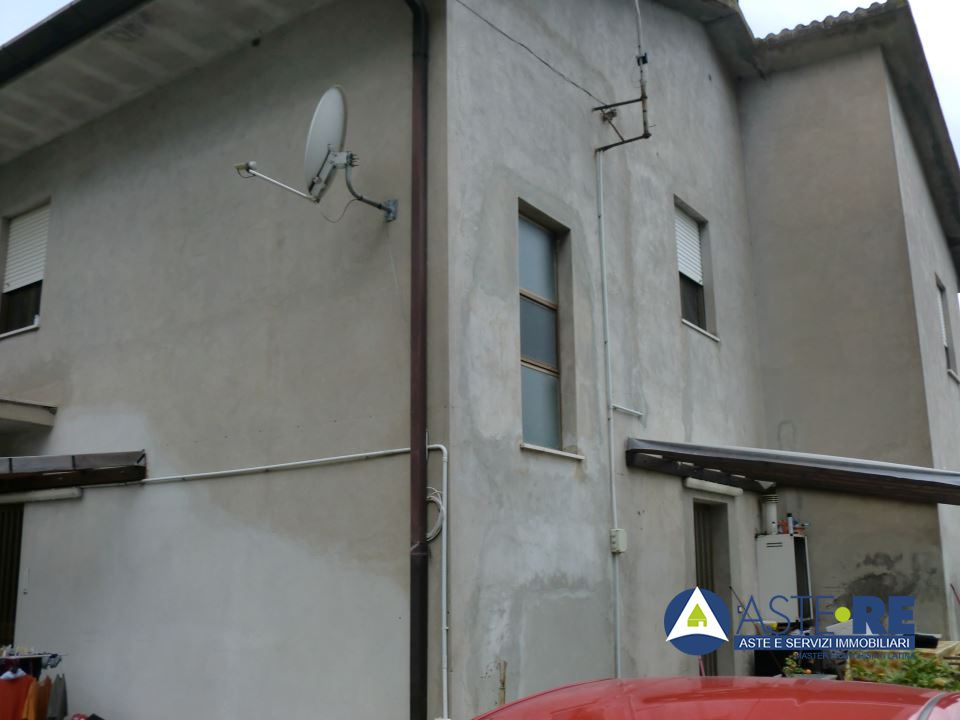 negozio in vendita a Pontinia