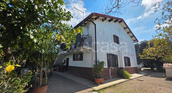 casa indipendente in vendita a Pontinia