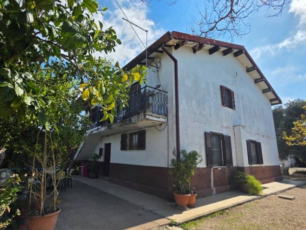 casa indipendente in vendita a Pontinia in zona Quartaccio
