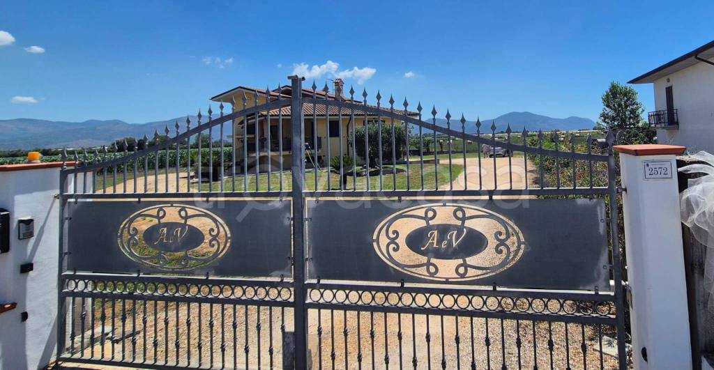 casa indipendente in vendita a Pontinia