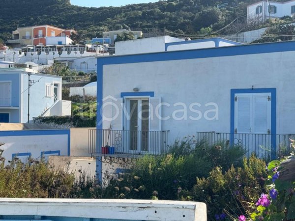 appartamento in vendita a Ponza in zona Le Forna