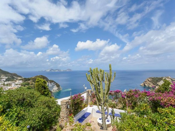 casa indipendente in vendita a Ponza