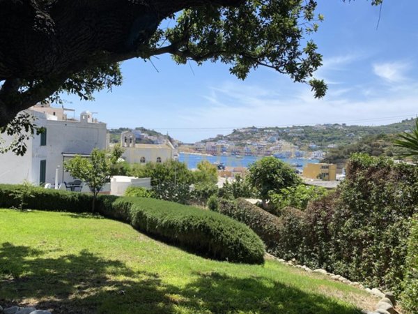 casa indipendente in vendita a Ponza
