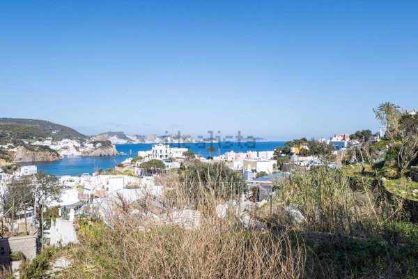 terreno edificabile in vendita a Ponza