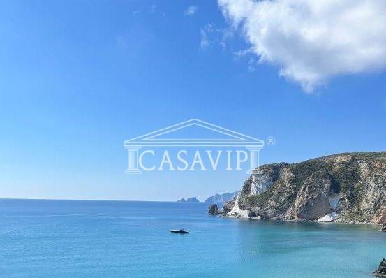 casa indipendente in vendita a Ponza