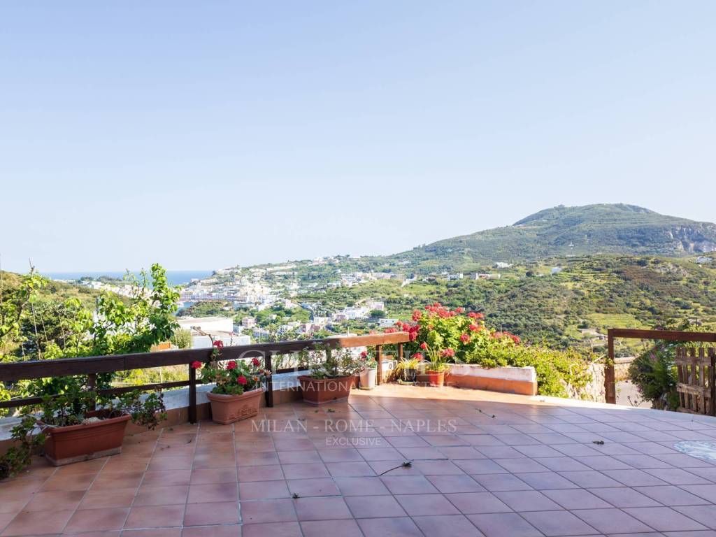 casa indipendente in vendita a Ponza in zona I Conti