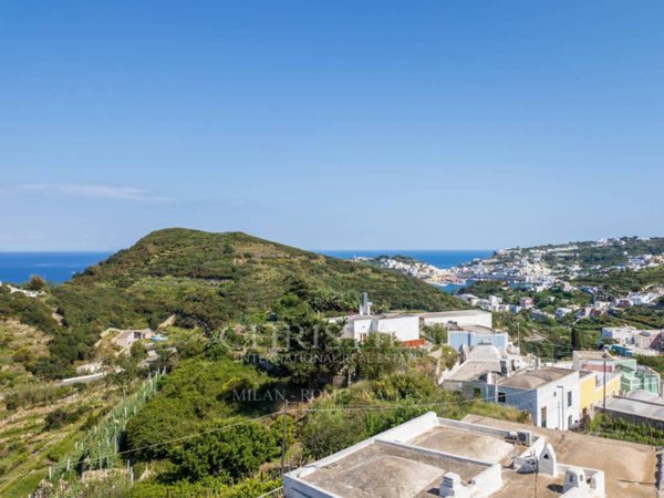 casa indipendente in vendita a Ponza in zona I Conti