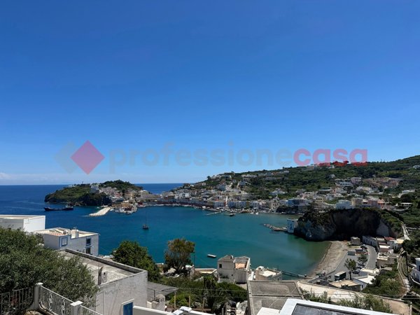 appartamento in vendita a Ponza in zona Giancos