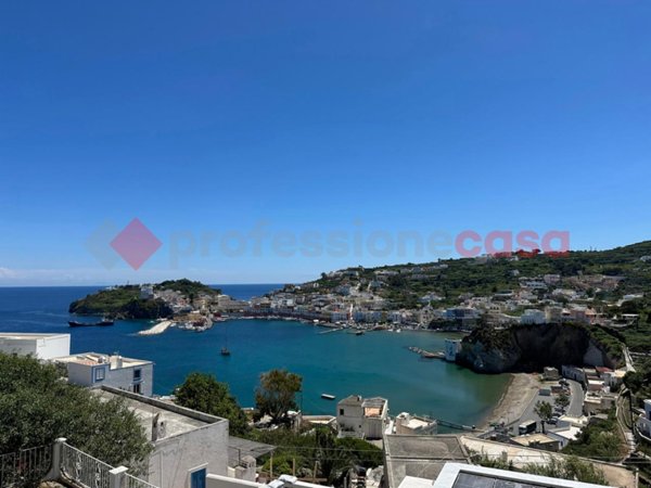 appartamento in vendita a Ponza in zona Giancos