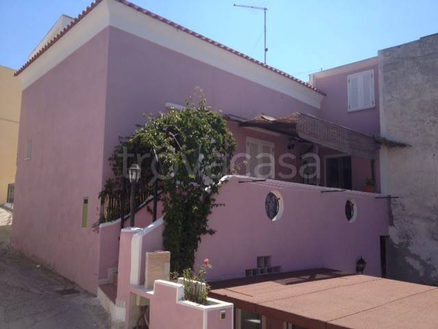 appartamento in vendita a Ponza in zona Le Forna
