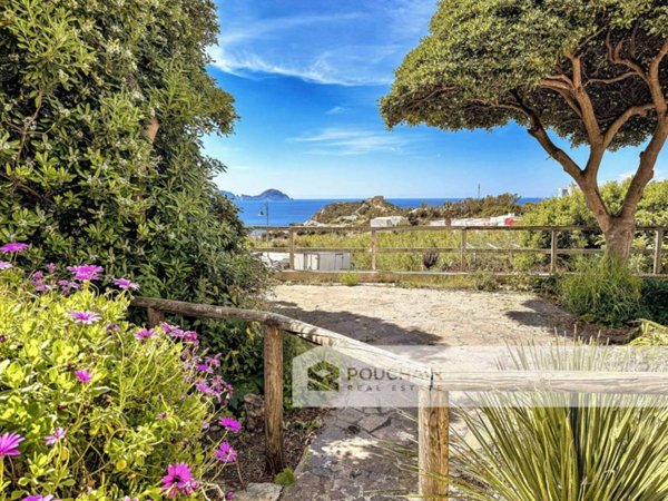 casa indipendente in vendita a Ponza in zona Le Forna