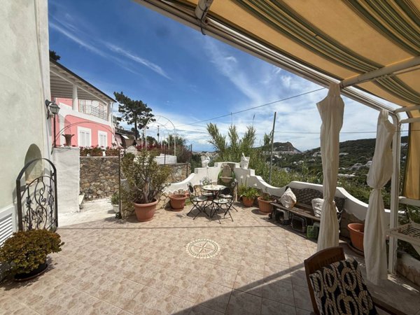 casa indipendente in vendita a Ponza in zona Le Forna