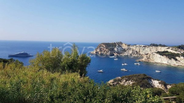 appartamento in vendita a Ponza in zona Le Forna