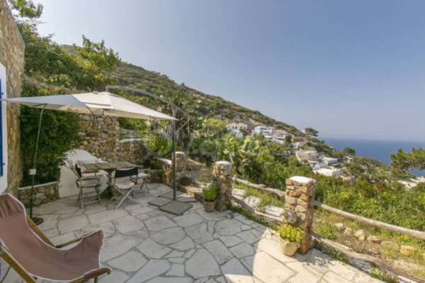 casa indipendente in vendita a Ponza