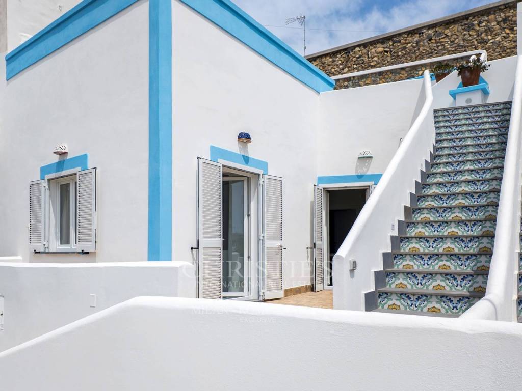 appartamento in vendita a Ponza in zona Le Forna