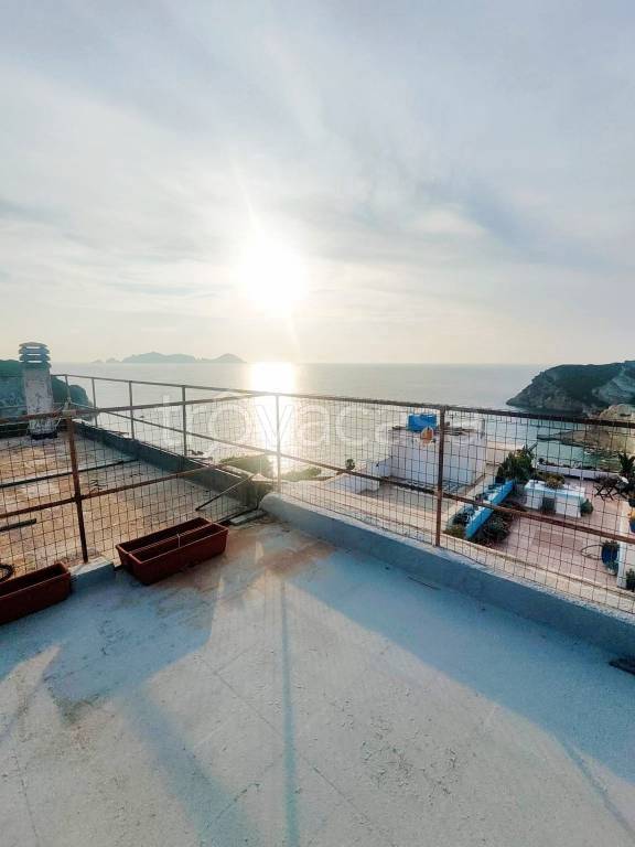 casa indipendente in vendita a Ponza in zona Le Forna