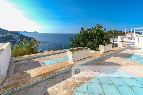 appartamento in vendita a Ponza in zona Le Forna