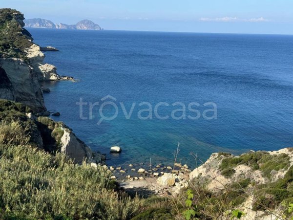 appartamento in vendita a Ponza in zona Le Forna
