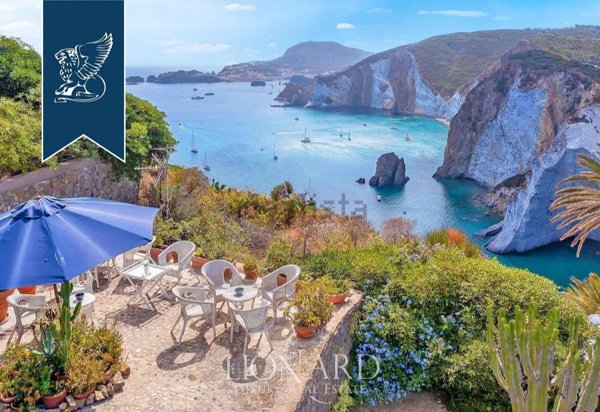 casa indipendente in vendita a Ponza