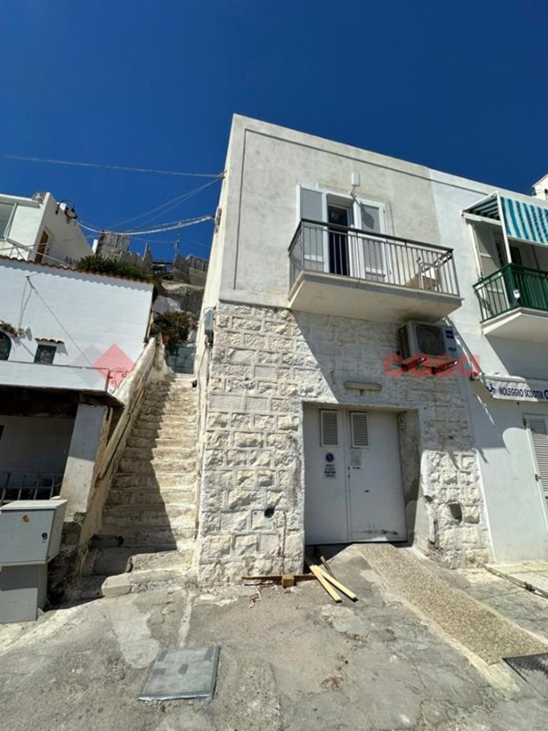 appartamento in vendita a Ponza in zona Giancos