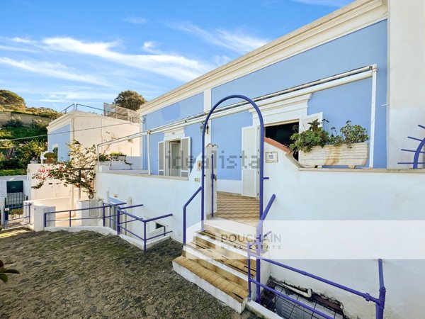 casa indipendente in vendita a Ponza