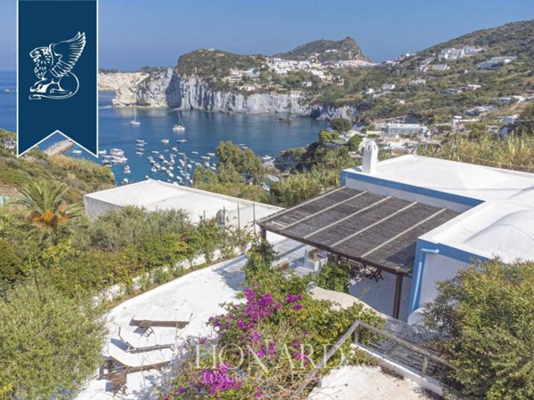 casa indipendente in vendita a Ponza in zona Le Forna