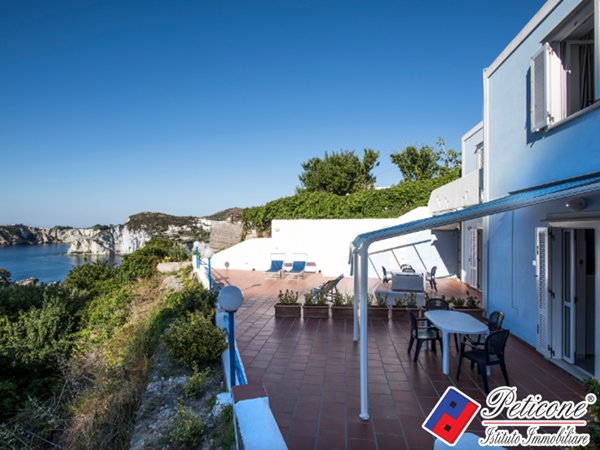 casa indipendente in vendita a Ponza
