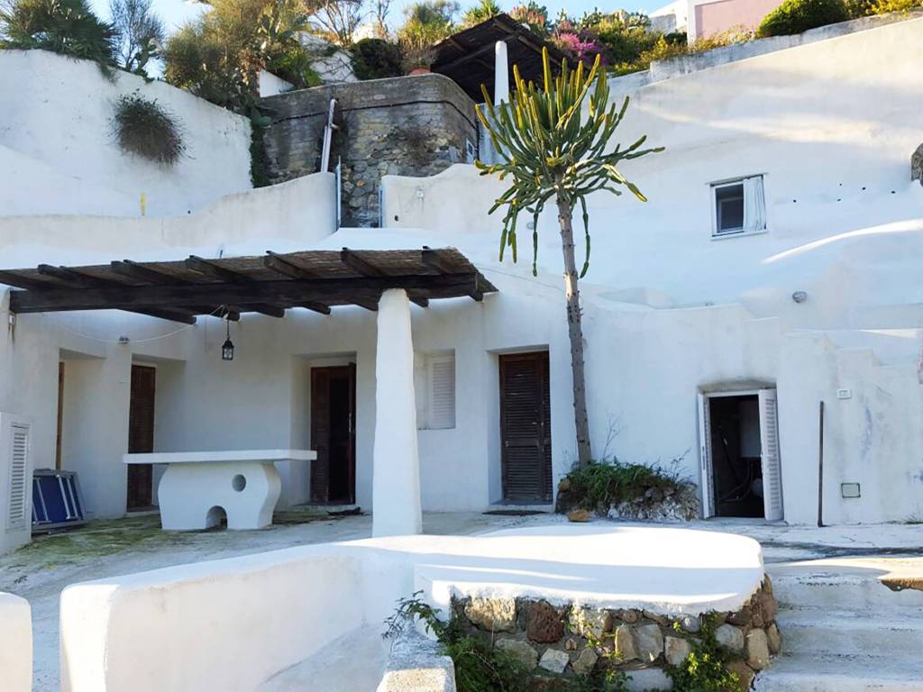 casa indipendente in vendita a Ponza