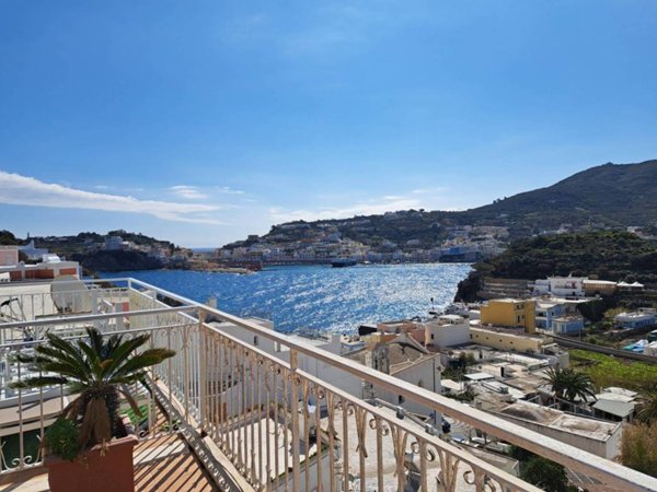 appartamento in vendita a Ponza in zona Santa Maria
