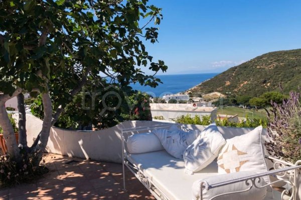 casa indipendente in vendita a Ponza in zona Le Forna
