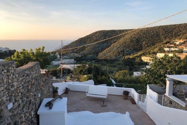 appartamento in vendita a Ponza in zona Le Forna