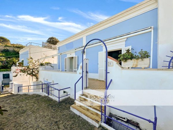 casa indipendente in vendita a Ponza