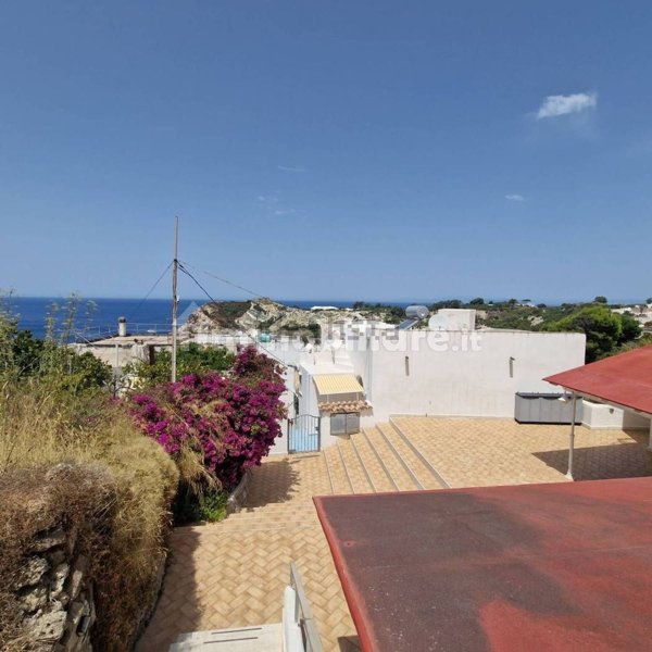appartamento in vendita a Ponza in zona Campo Inglese