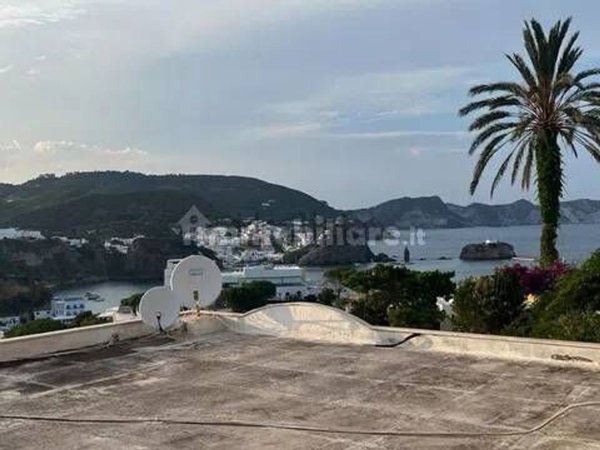 appartamento in vendita a Ponza in zona Giancos