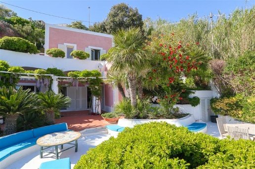 casa indipendente in vendita a Ponza in zona Giancos