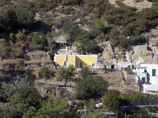 casa indipendente in vendita a Ponza in zona Campo Inglese