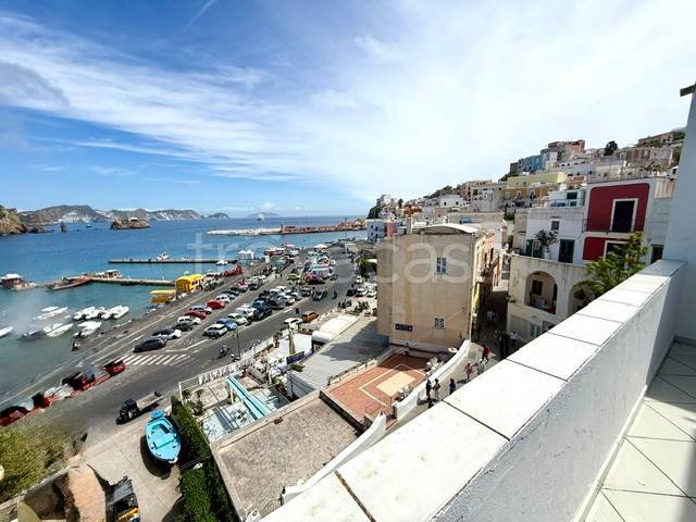 appartamento in vendita a Ponza in zona Santa Maria