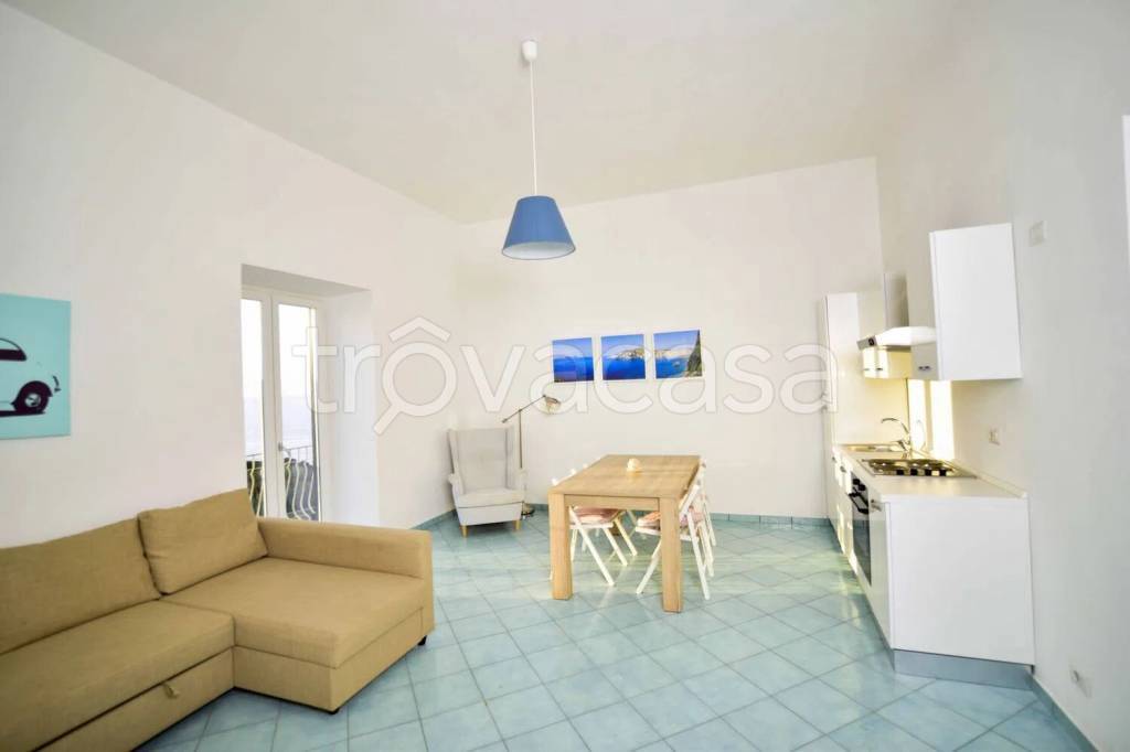 appartamento in vendita a Ponza in zona Le Forna